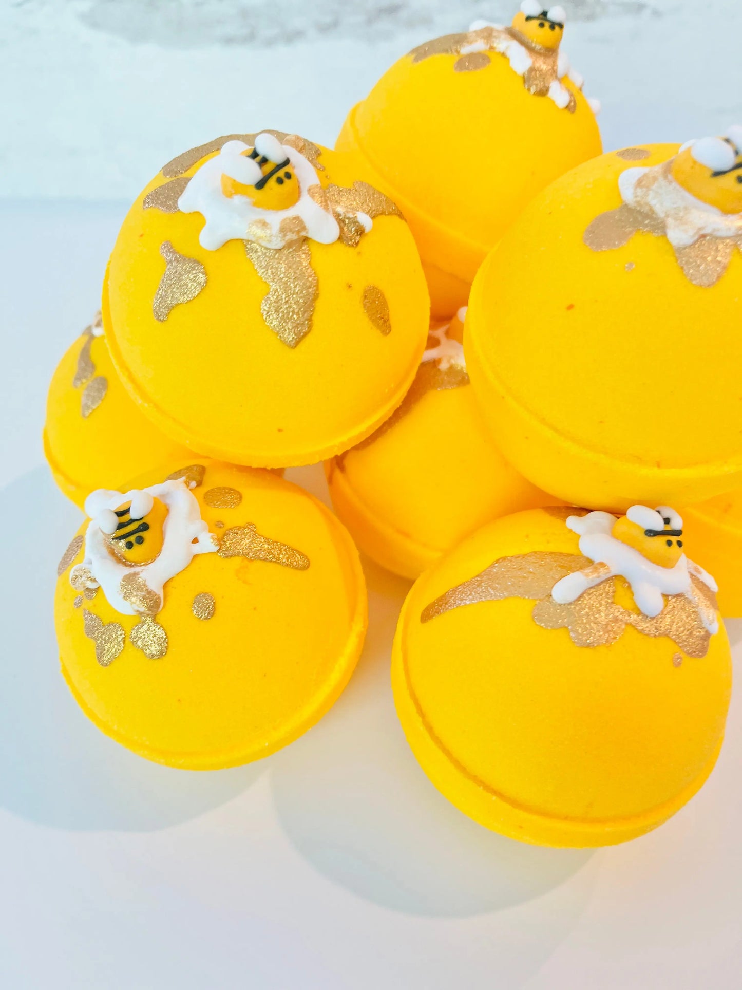 Honeybee Bath Bomb, Honeybee Vibes Bath Bomb The Burlap Barn Company