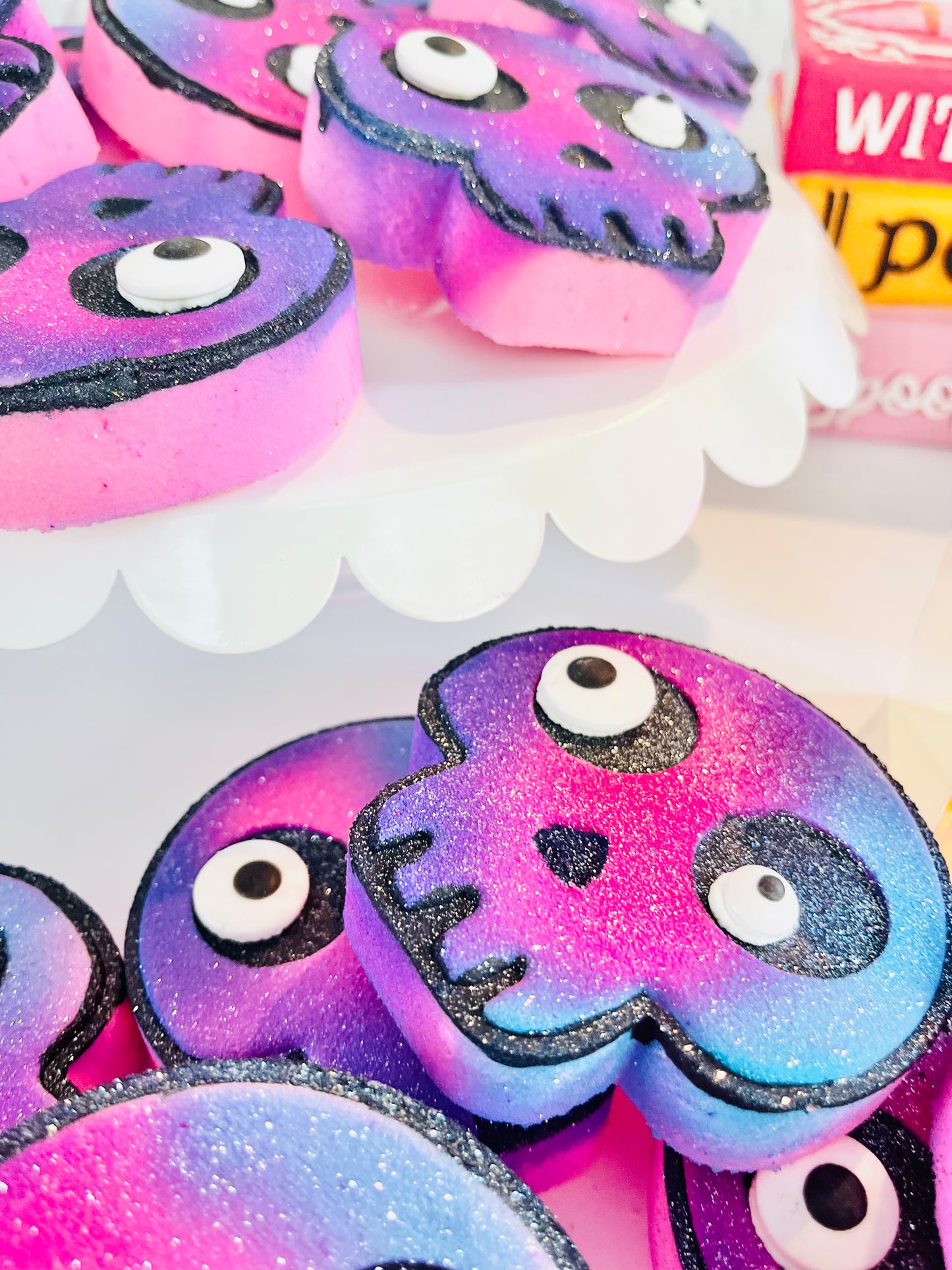 Pink Skull Bath Bomb, Creep it Cute store 1