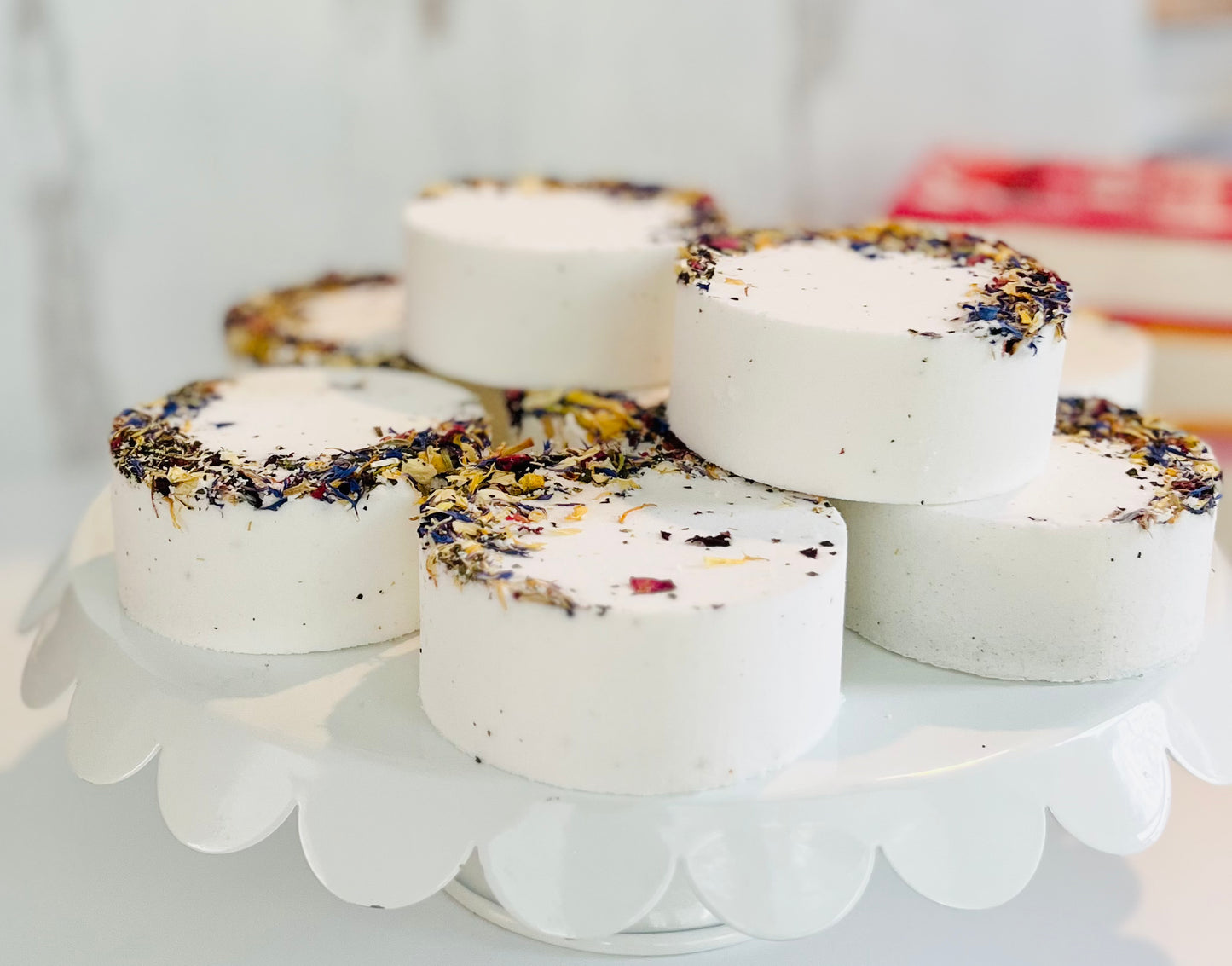 Enchantress Bath Bomb, Bergamot & White Tea Bath Bomb store 1