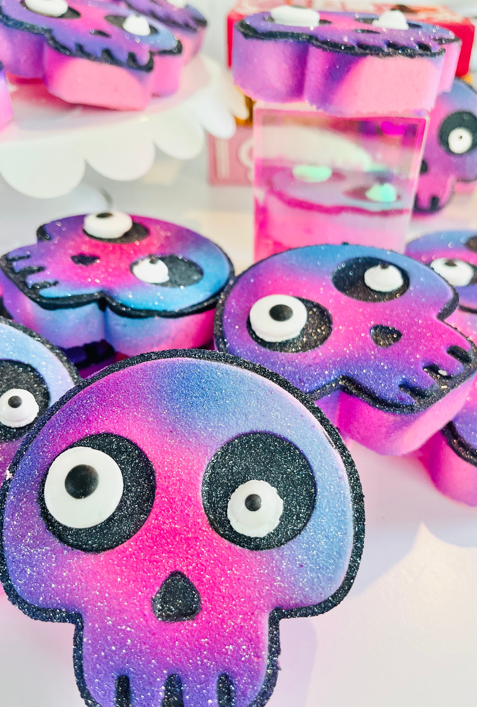 Pink Skull Bath Bomb, Creep it Cute store 1